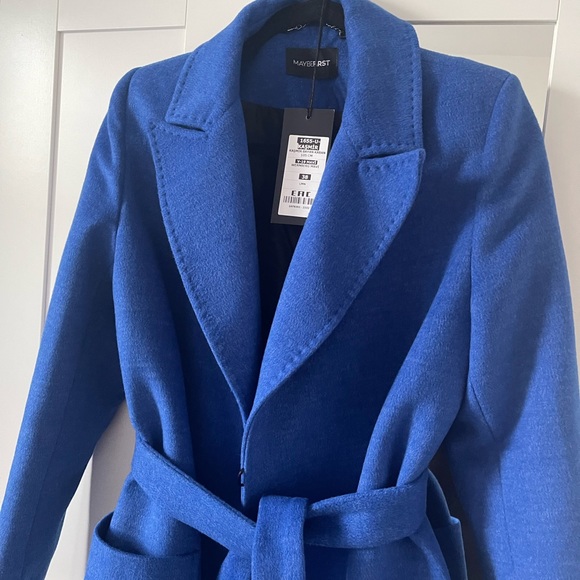 Coat - Picture 2 of 8